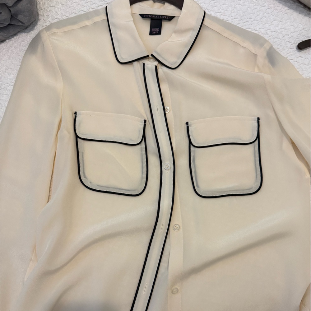 Cream semi sheer blouse - Picture 2 of 2